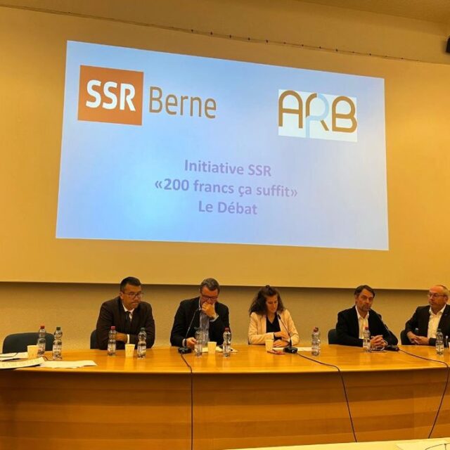 Premier débat sur l’initiative SSR, « 200 francs ça suffit »